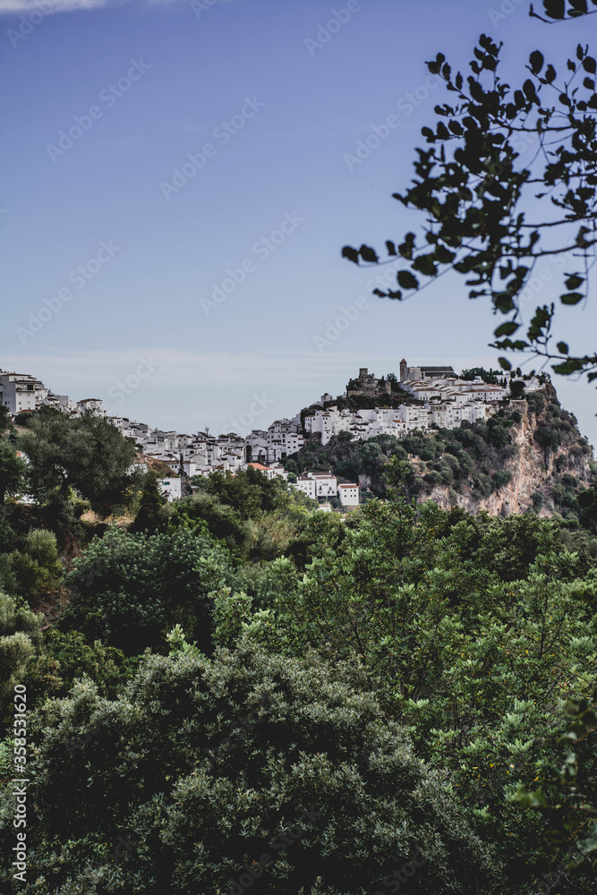 Naklejka premium Panoramic view of white andalusian village. Casares, Andalusia, Spain 