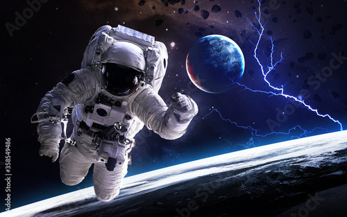 Fototapeta Naklejka Na Ścianę i Meble -  Astronaut in deep space