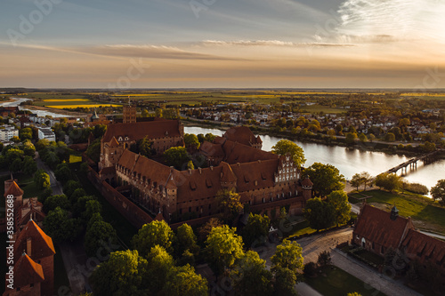 Obraz na płótnie Średniowieczny zamek w salonie