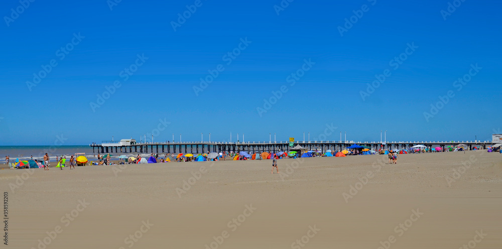 Fototapeta premium Multicolour wide angle beach landscape