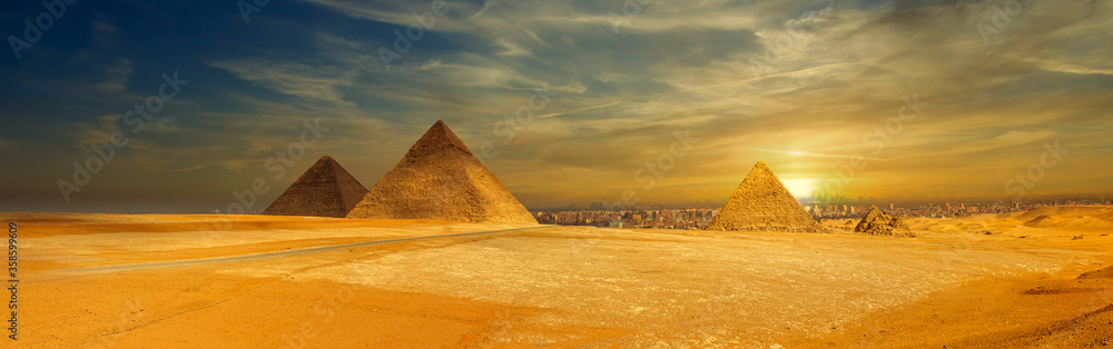 The famous pyramids in Giza in Egypt - obrazy, fototapety, plakaty 