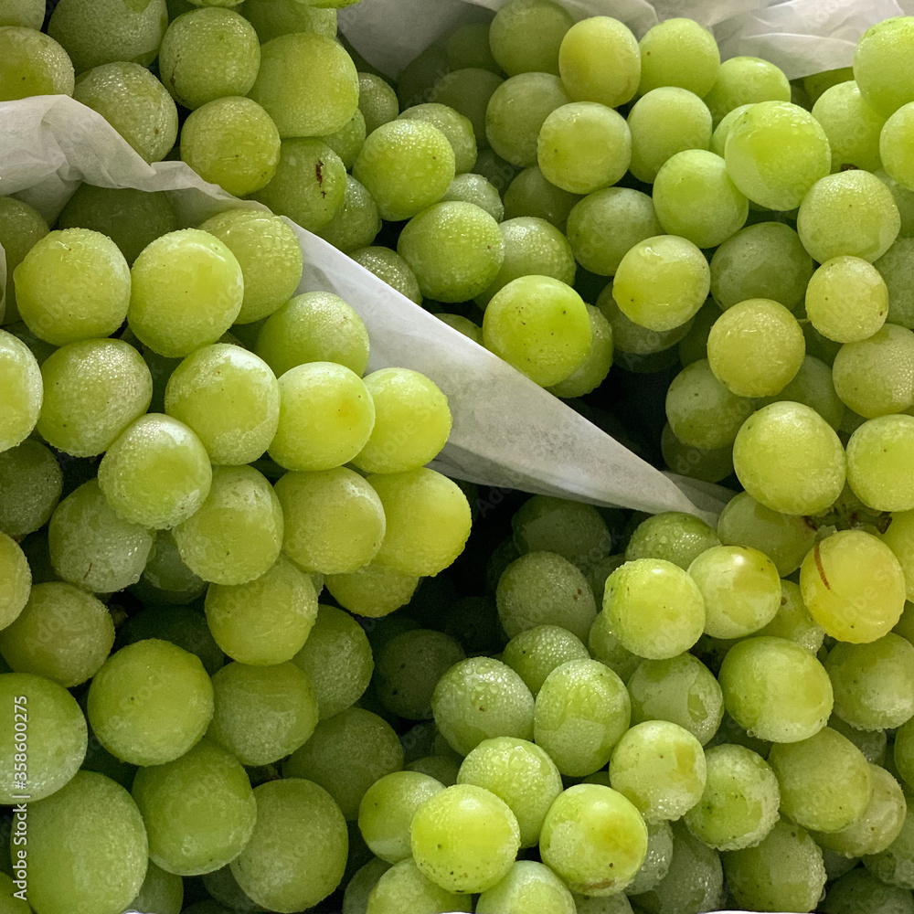 Fresh Green Grapes Asia Sweet Fruit in the Market