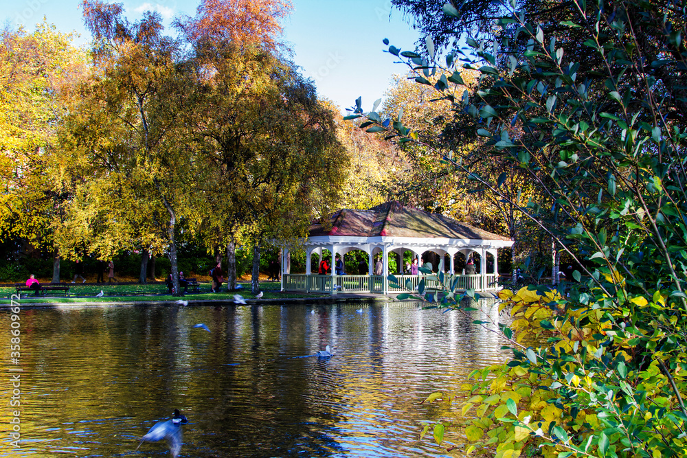 Obraz premium Gazebo in a park, St Stephen's Green, Dublin, Republic of Ireland