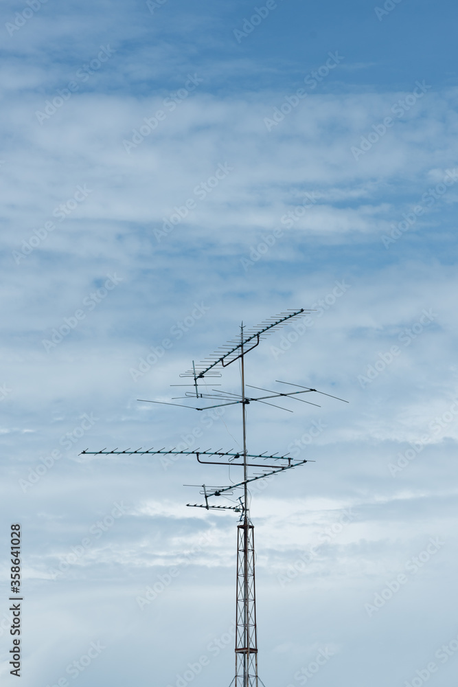 TV antenna with sky floor TV antenna with sky floor