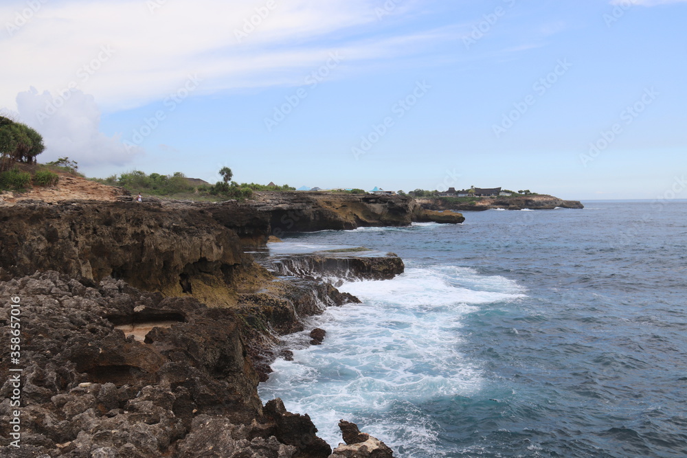 Littoral rocheux à Nusa Ceningan, Indonésie	