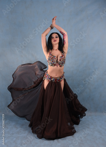 Image of an Eastern dancer in a drive photo