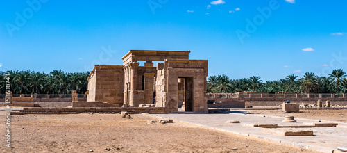 Obraz na płótnie It's Temple of Hibis, the largest and most well preserved temple in the Kharga Oasis, Egypt w salonie