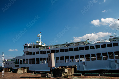 A ferry docked at the Port of Takamatsu_04 © Masahiro Iwamatsu