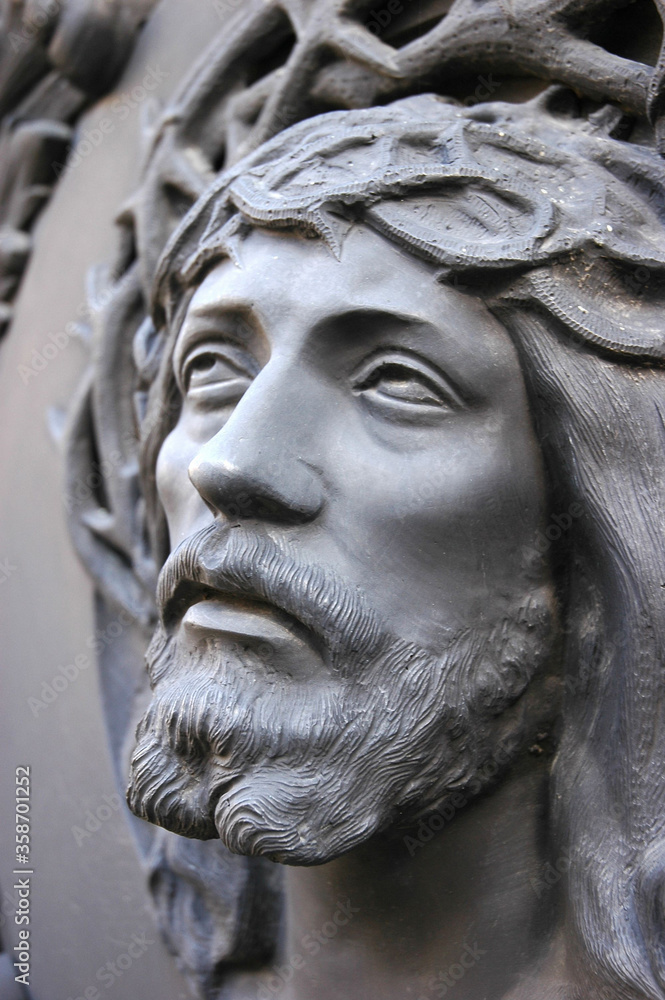 Face of Jesus Christ in statue