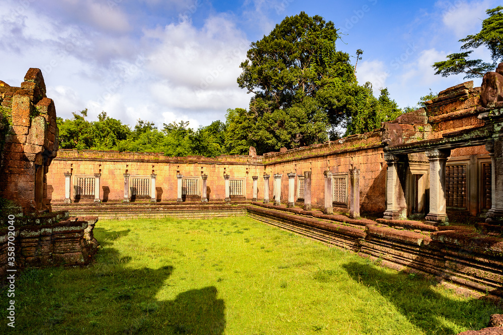 Fototapeta premium It's Banteay Samre, a temple at Angkor, Cambodia. It's named after the Samre, an ancient people of Indochina