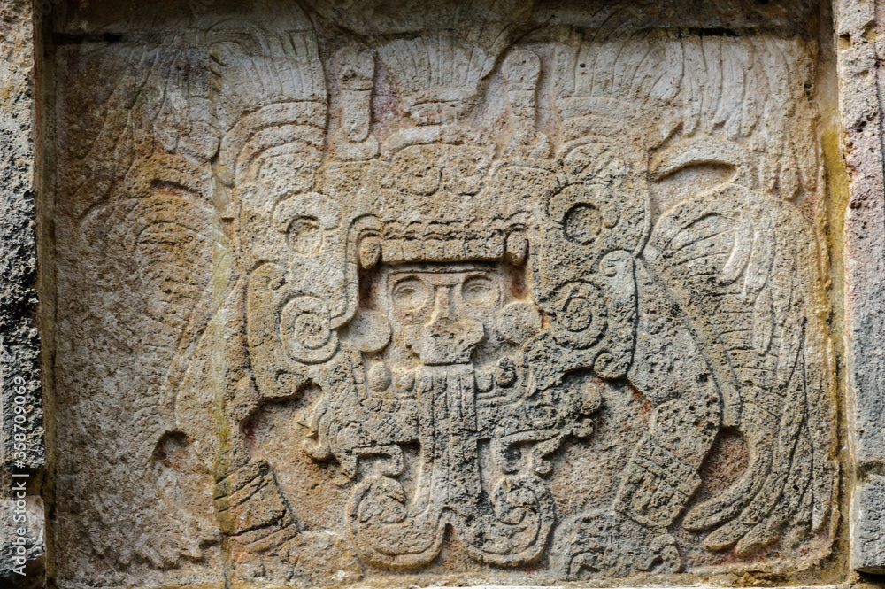 It's Maya symbols and draws in Chichen Itza, a large pre-Columbian city built by the Maya civilization. Mexico