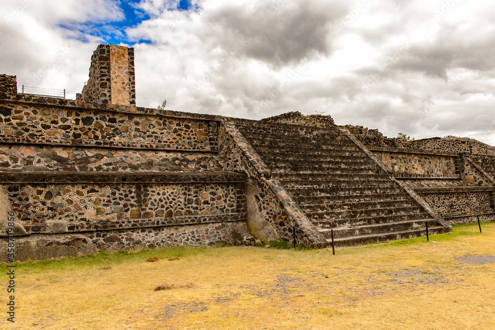 Platform of the Avenue of the Dead of Teotihuacan, site of many Mesoamerican pyramids built in the pre-Columbian Americas. UNESCO World Heritage Platform of the Avenue of the Dead of Teotihuacan, site of many Mesoamerican pyramids built in the pre-Columbian Americas. UNESCO World Heritage