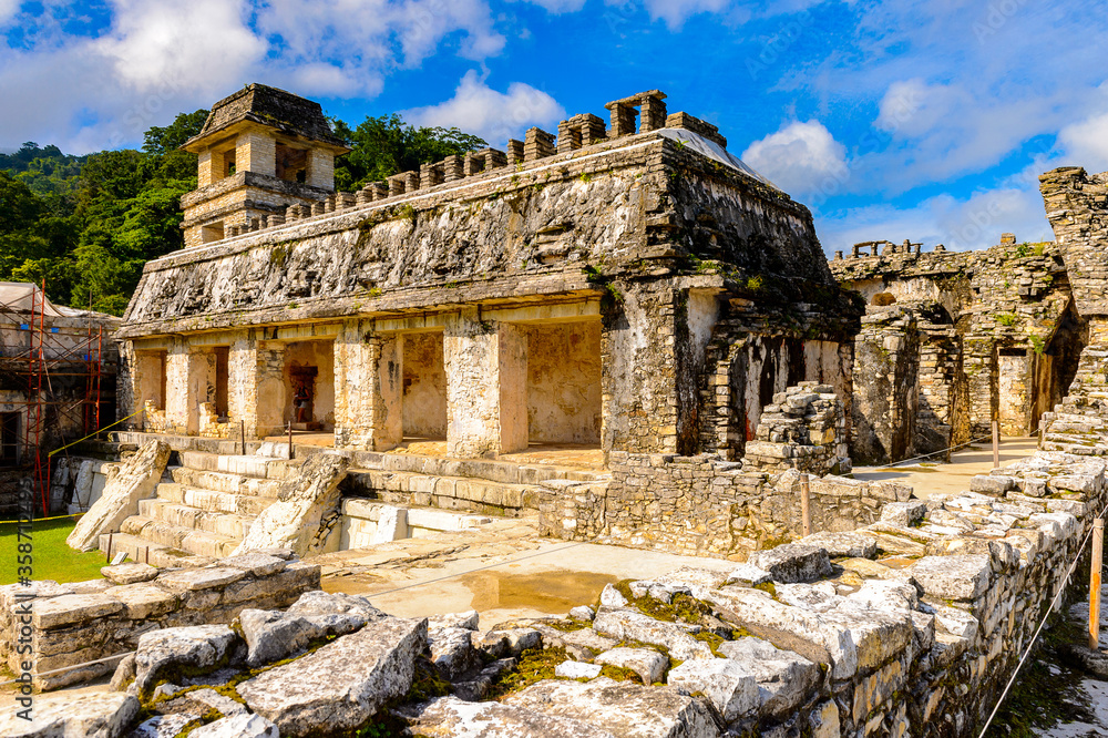 Naklejka premium Top of the Palace, Palenque, was a pre-Columbian Maya civilization of Mesoamerica. Known as Lakamha (Big Water). UNESCO World Heritage
