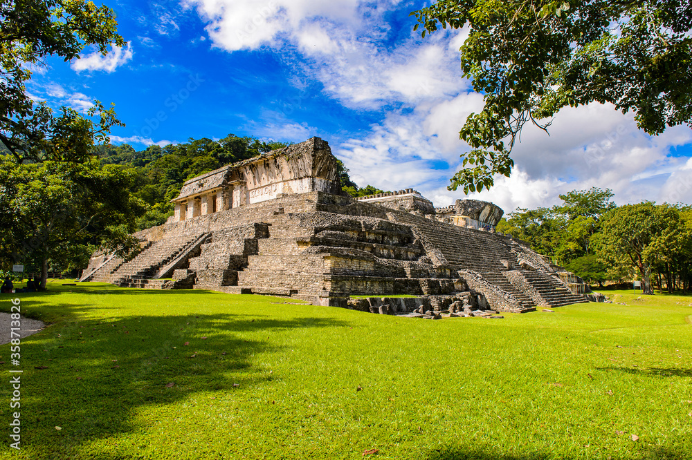 A temple in Palenque, was a pre-Columbian Maya civilization of Mesoamerica. Known as Lakamha (Big Water). UNESCO World Heritage