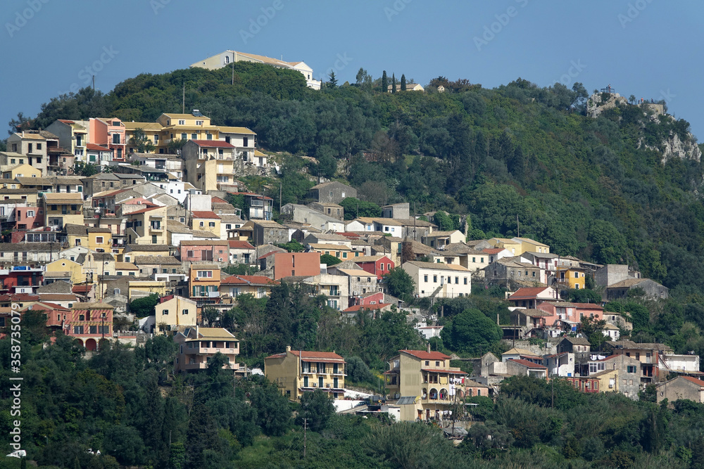 Pelekas, ein Bergdorf auf Korfu