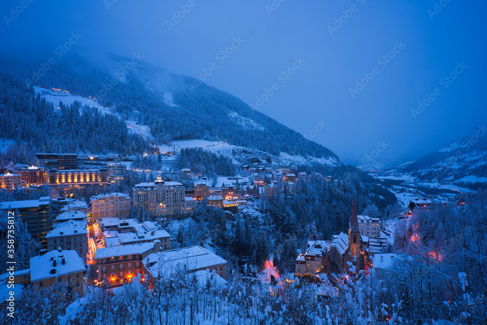 Φωτογραφία Panorama of the city Bad Gastein in Austria in winter