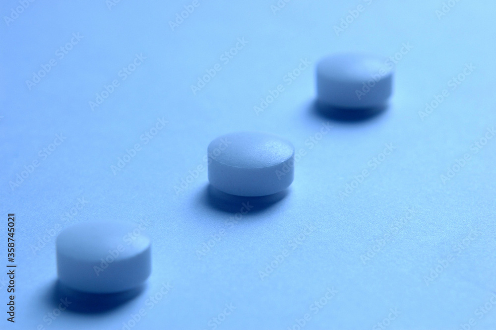 Pills in a row, Close Up