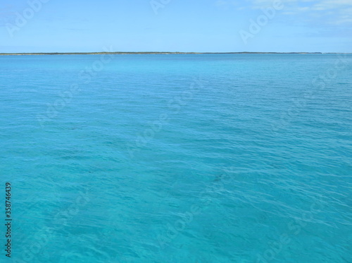 Fototapeta Naklejka Na Ścianę i Meble -  the view of Current Island in the month of February, Bahamas