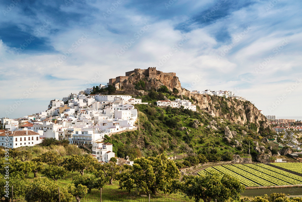 Vista del pueblo medieval de Salobreña, provincia de Granada, Andalucía, España