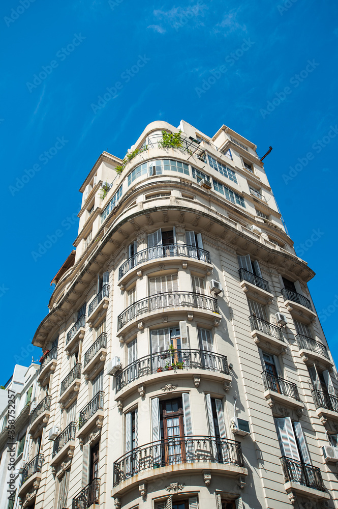 It's Building on the Avenida de Mayo (May avenue) in Buenos Aire