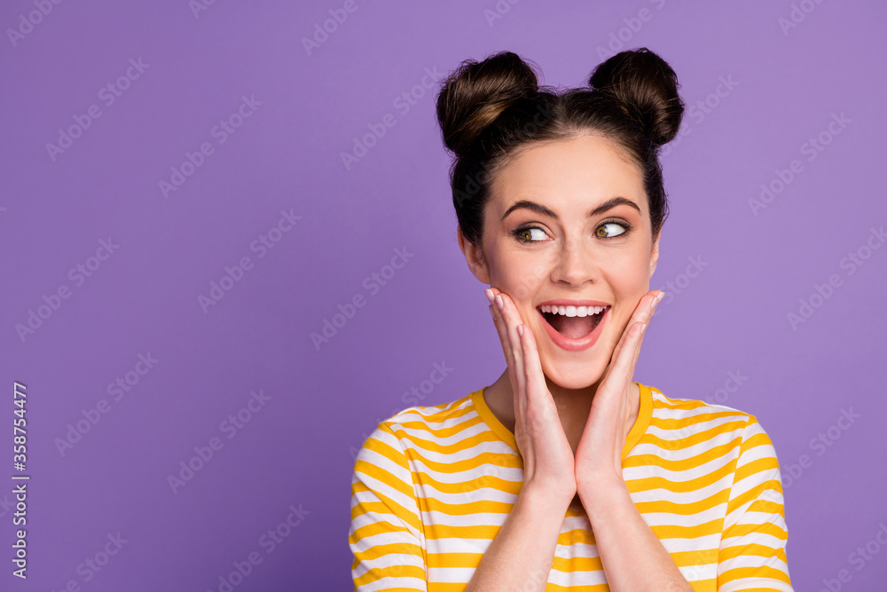Close-up portrait of nice-looking attractive pretty lovely lovable cute cheerful cheery amazed brown-girl good news reaction isolated on bright vivid shine vibrant lilac violet purple color background Close-up portrait of nice-looking attractive pretty lovely lovable cute cheerful cheery amazed brown-girl good news reaction isolated on bright vivid shine vibrant lilac violet purple color background