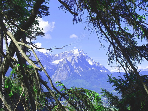 Zugspitze vom Hohen Fricken, farhant, bayern photo