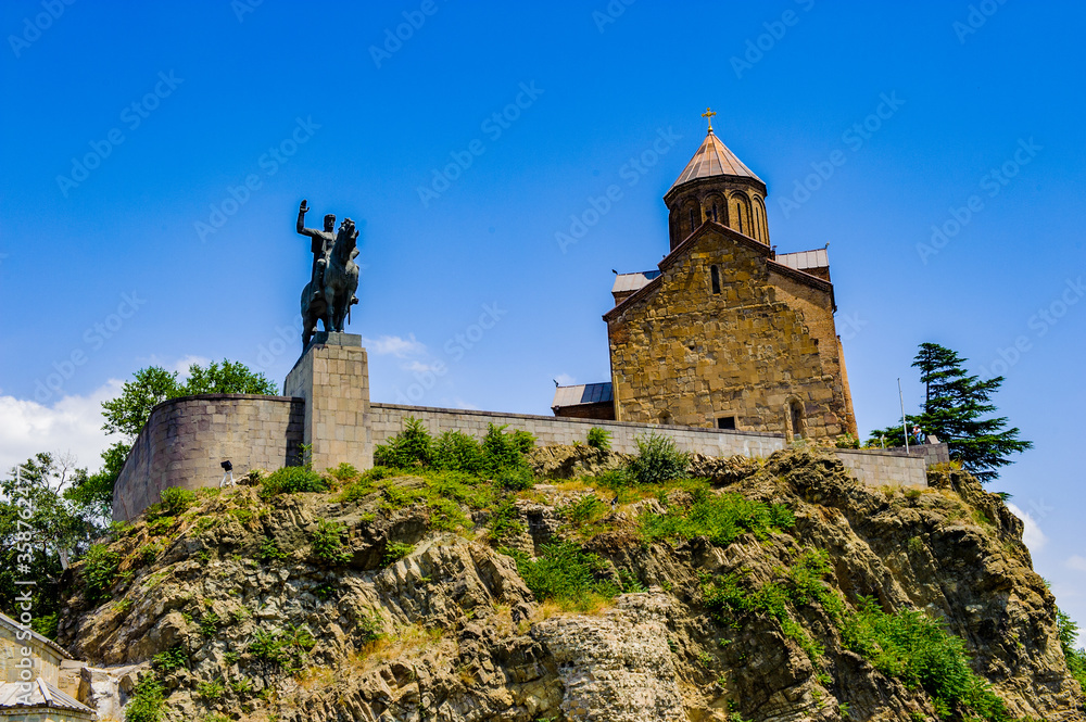 It's Statue of King Vakhtang Gorgasali near the Methehi church in tbilisi, Georgia