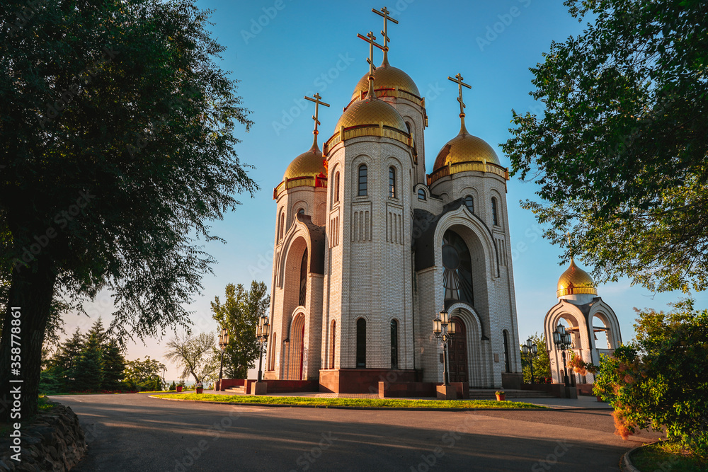 Fototapeta premium Church with Golden domes on Mamaev Kurgan in Volgograd