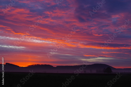 Obraz na płótnie Morgenrot auf der Schwäbischen Alb w salonie