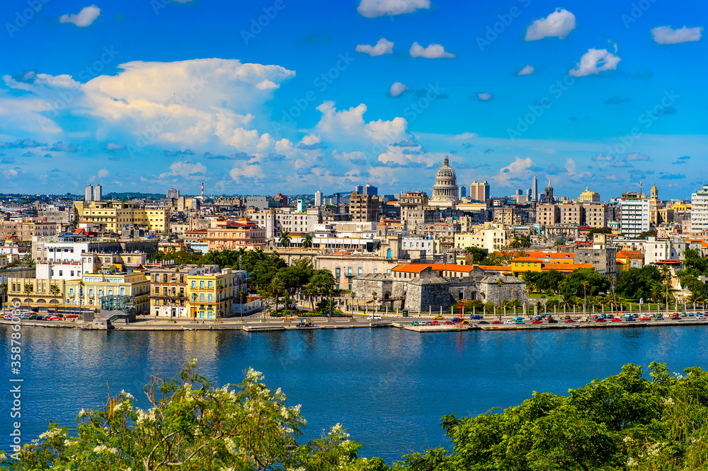 Fototapeta premium Panoramic view of Havana, the capital of Cuba