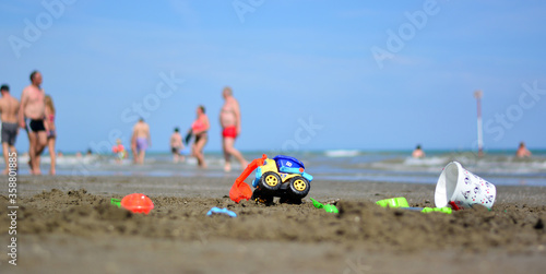 games for children on the beach