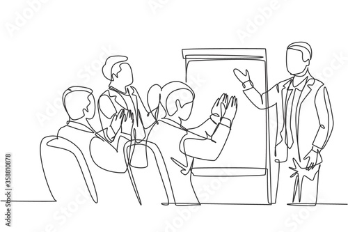 Single continuous line drawing of young happy startup founder presenting business proposal to the investors and get applause. Business pitching concept one line draw design graphic vector illustration
