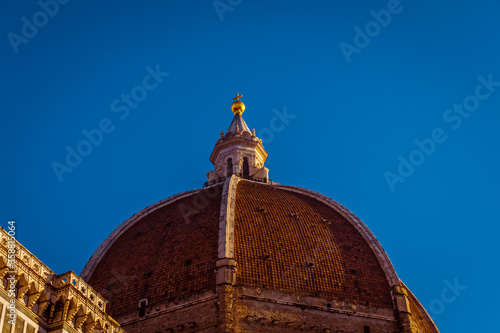 Obraz na płótnie FLORENCE, TUSCANY / ITALY - DECEMBER 27 2019: Florence famous building and atchitecture w salonie