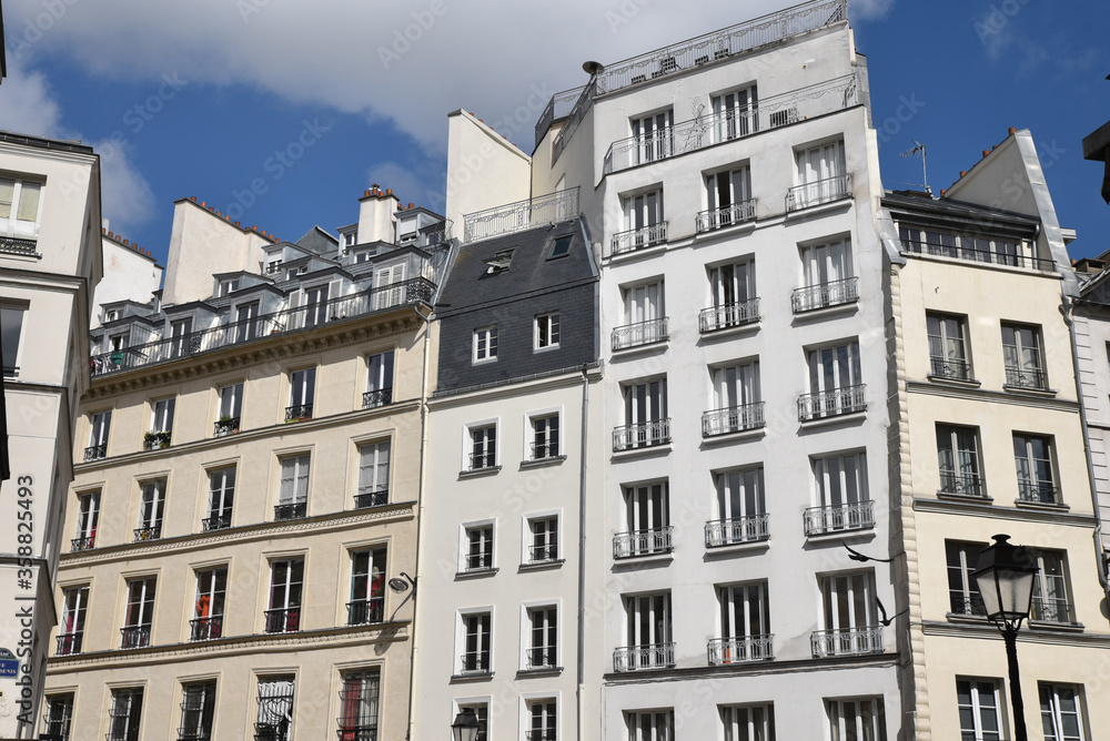 Obraz premium Immeubles du vieux Paris, France