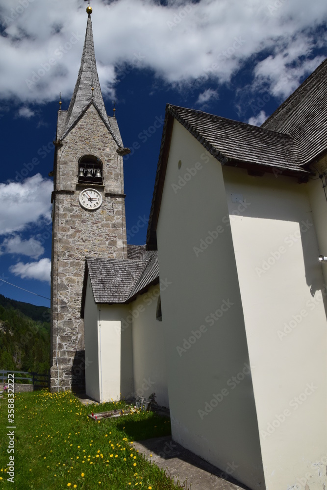 Fototapeta premium Sauris di Sopra e Lago di Saluri