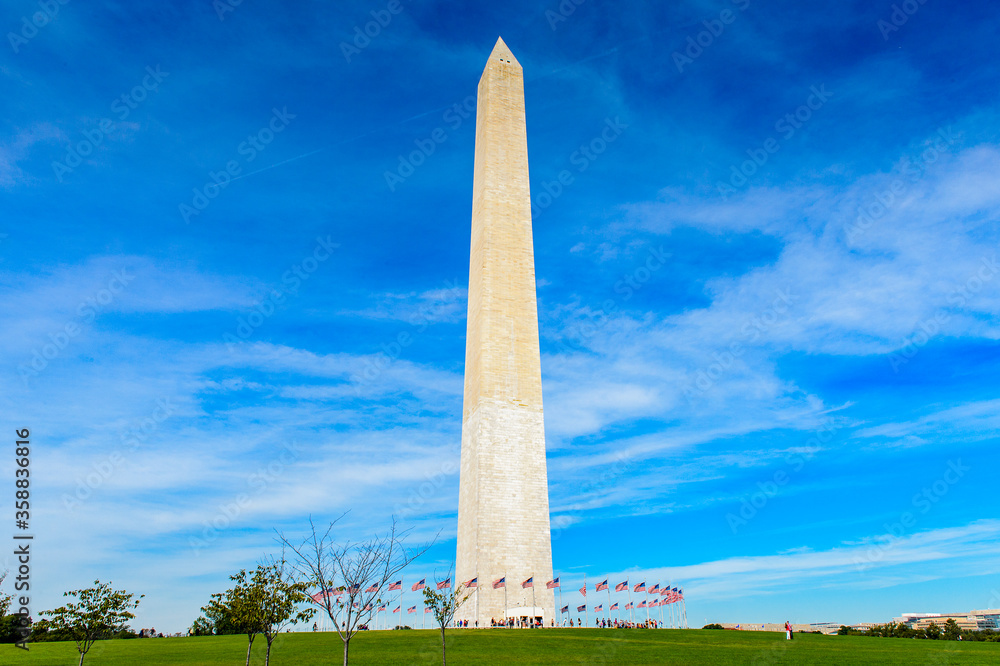 It's Washington Monument, an obelisk on the National Mall in Washington, D.C. U.S. National Register of Historic Places