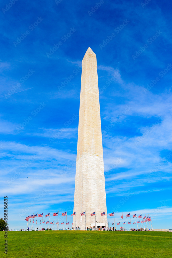It's Washington Monument, an obelisk on the National Mall in Washington, D.C. U.S. National Register of Historic Places