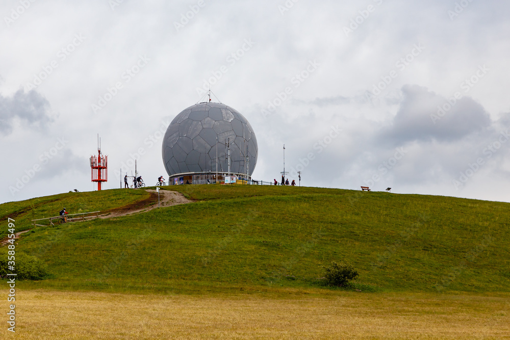 Wasserkuppe mit Radom (Radarkuppel). 07.06.2020. Wasserkuppe mit Radom (Radarkuppel). 07.06.2020.