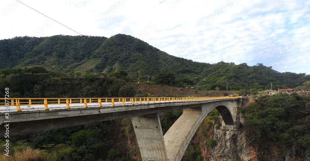 Obraz premium puente de la estancia
