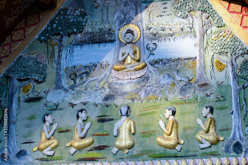 Fototapeta Naklejka Na Ścianę i Meble -  It's Drawings on the Buddha temple