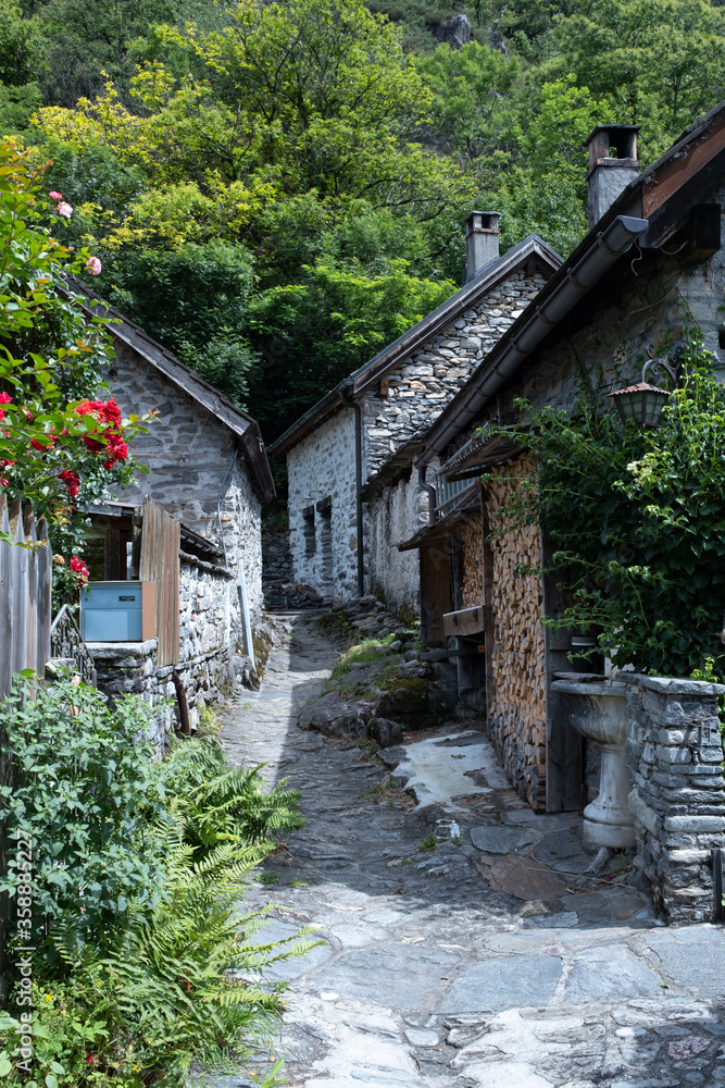 Steinhäuser im Tessin Steinhäuser im Tessin