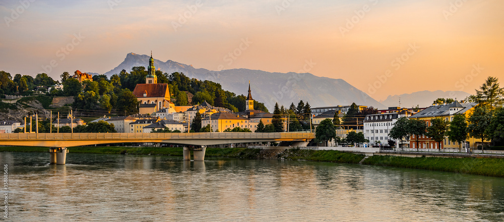 Obraz premium It's Historic Centre of the City of Salzburg. UNESCO world heritage site