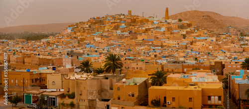 Obraz na płótnie Panoramic view of Ghardaia (Tagherdayt), Algeria, located along Wadi Mzab, UNESCO world heriatage site w salonie