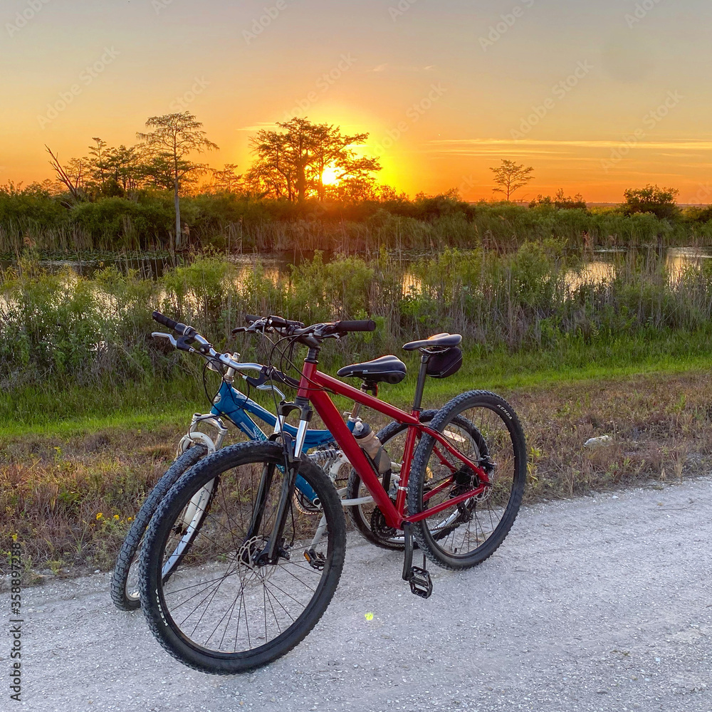 Fototapeta premium bicycle on the beach