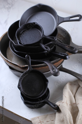 cast iron frying pan