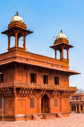 It's Diwan-i-Khas at the Fatehpur Sikri, a city in the Agra District of Uttar Pradesh, India. UNESCO World Heritage site.