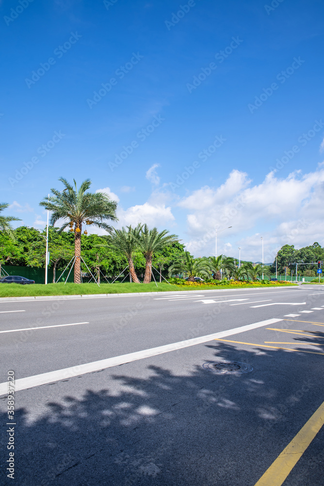 South of Gangqian Avenue, Nansha District, Guangzhou, city road scenery