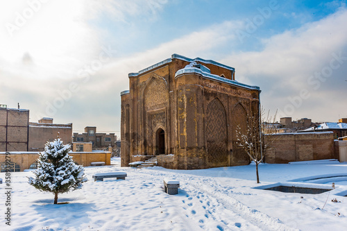 Obraz na płótnie It's Gonbade Alavian in winter in Hamadan, Iran. Iran's Cultural Heritage w salonie