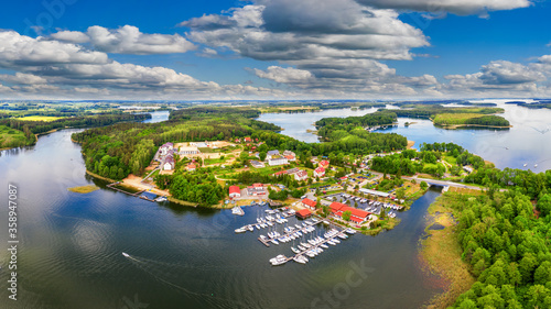 Fototapeta Naklejka Na Ścianę i Meble -  Mazury-kraina tysiąca jezior w północno-wschodniej Polsce