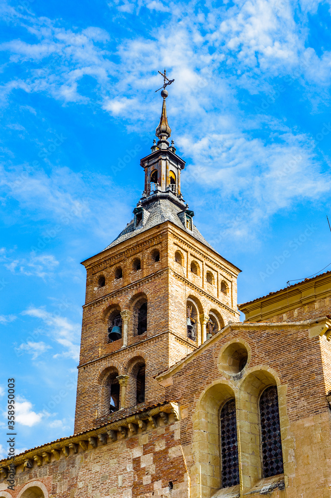 Fototapeta premium It's Iglesia de San Esteban (San Esteban Church), Segovia, Spain